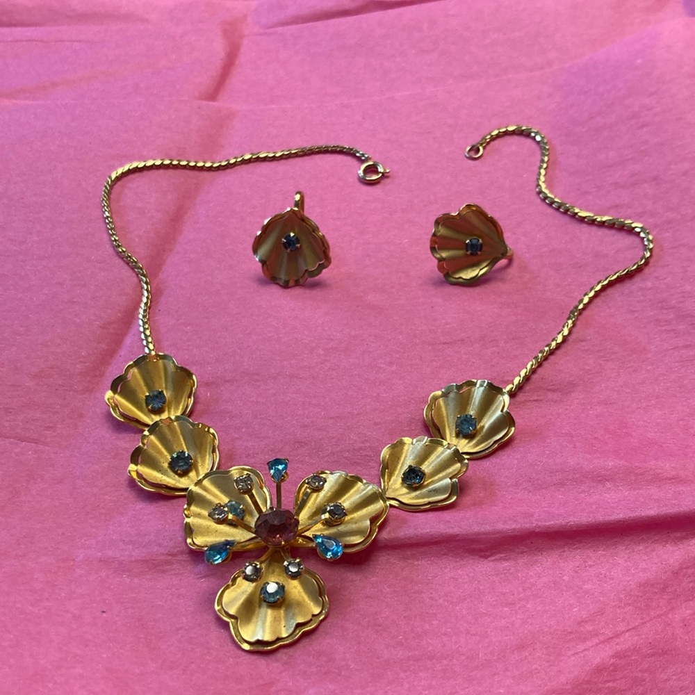 Vintage B&N  Jewelry Set Necklace & Earrings